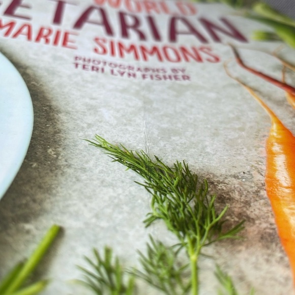 Whole World Vegetarian Cookbook - Picture 9 of 9